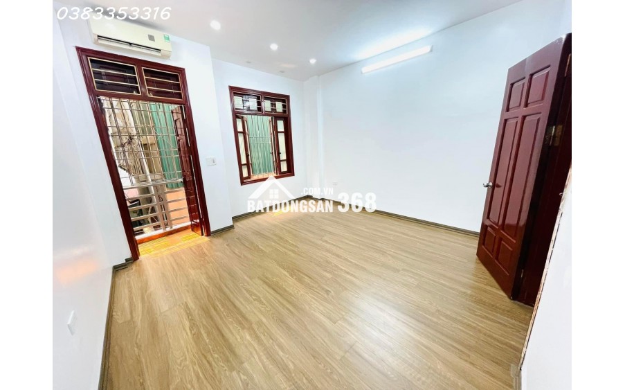 Bán nhà PHÚC LỢI ------- NGÕ TO NHƯ PHỐ -------- MT 4m 5 TẦNG ------------ HƠN 5TỶ